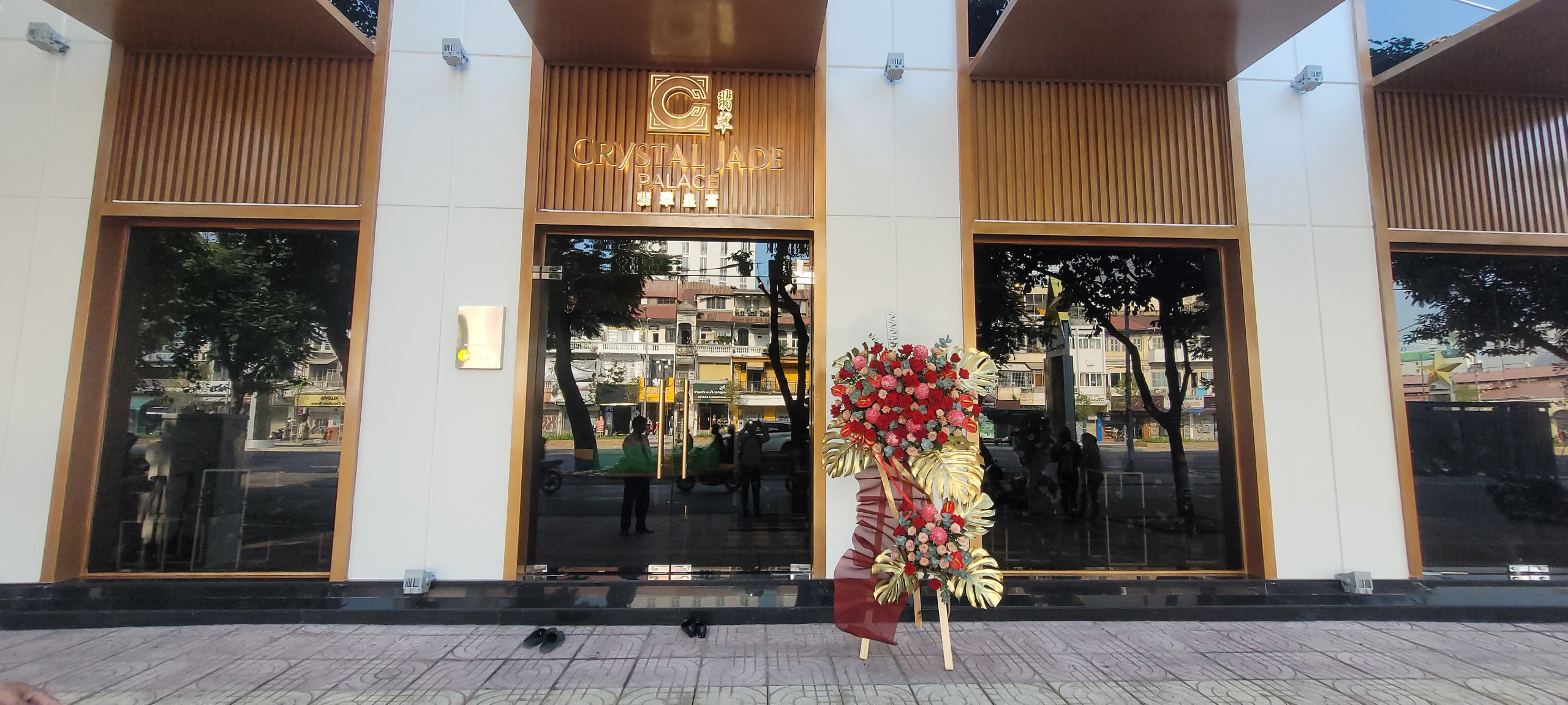 OPENING OF CRYSTAL JADE- 123 LÊ LỢI