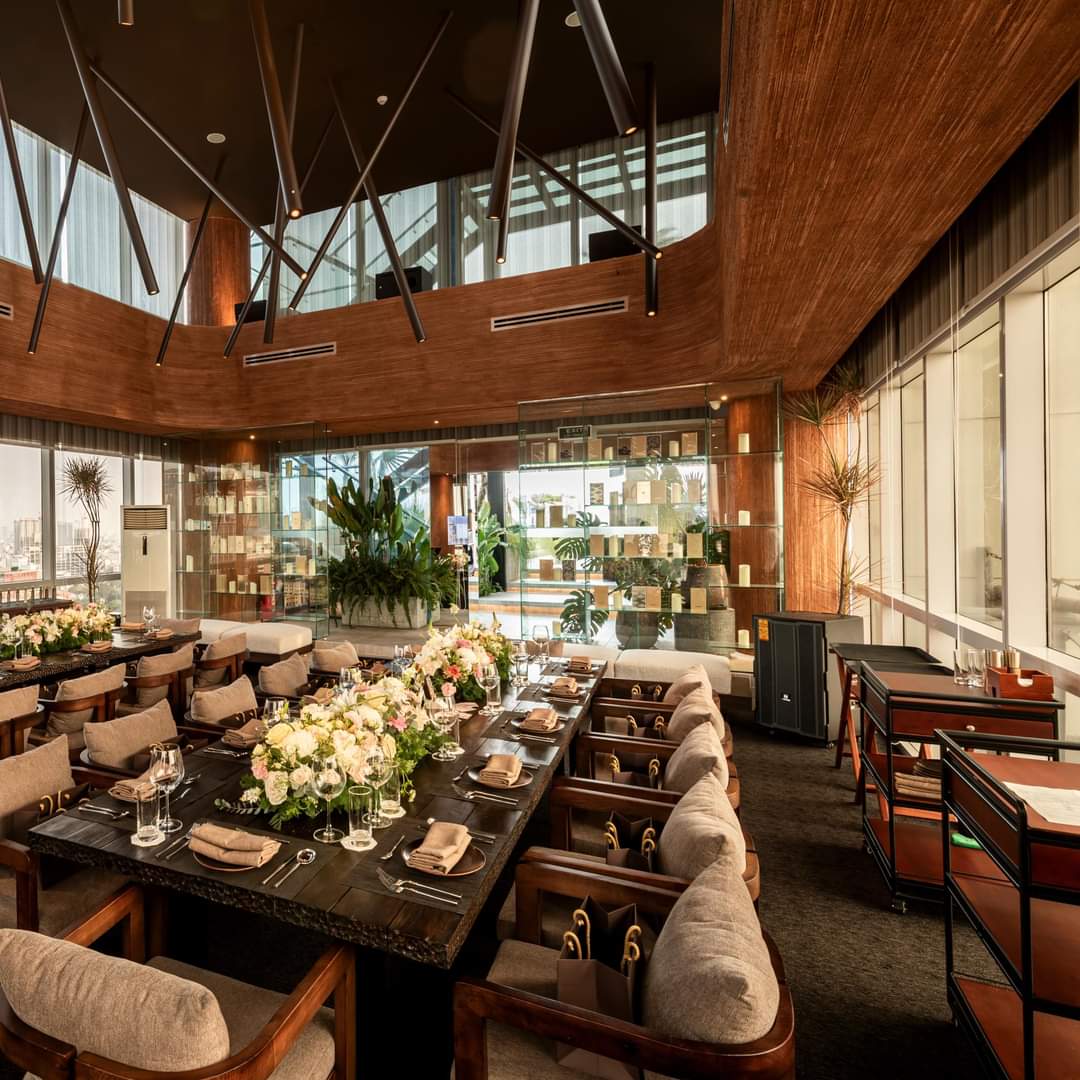 SHRI RESTAURANT & LOUNGE